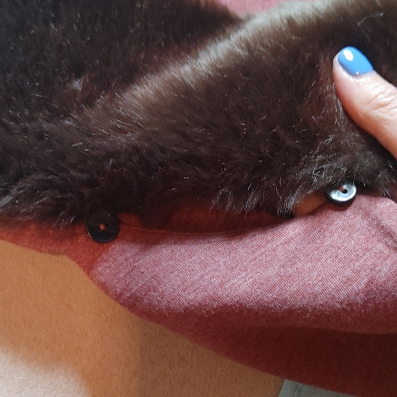 Fur collar coat - Picture 8 of 12